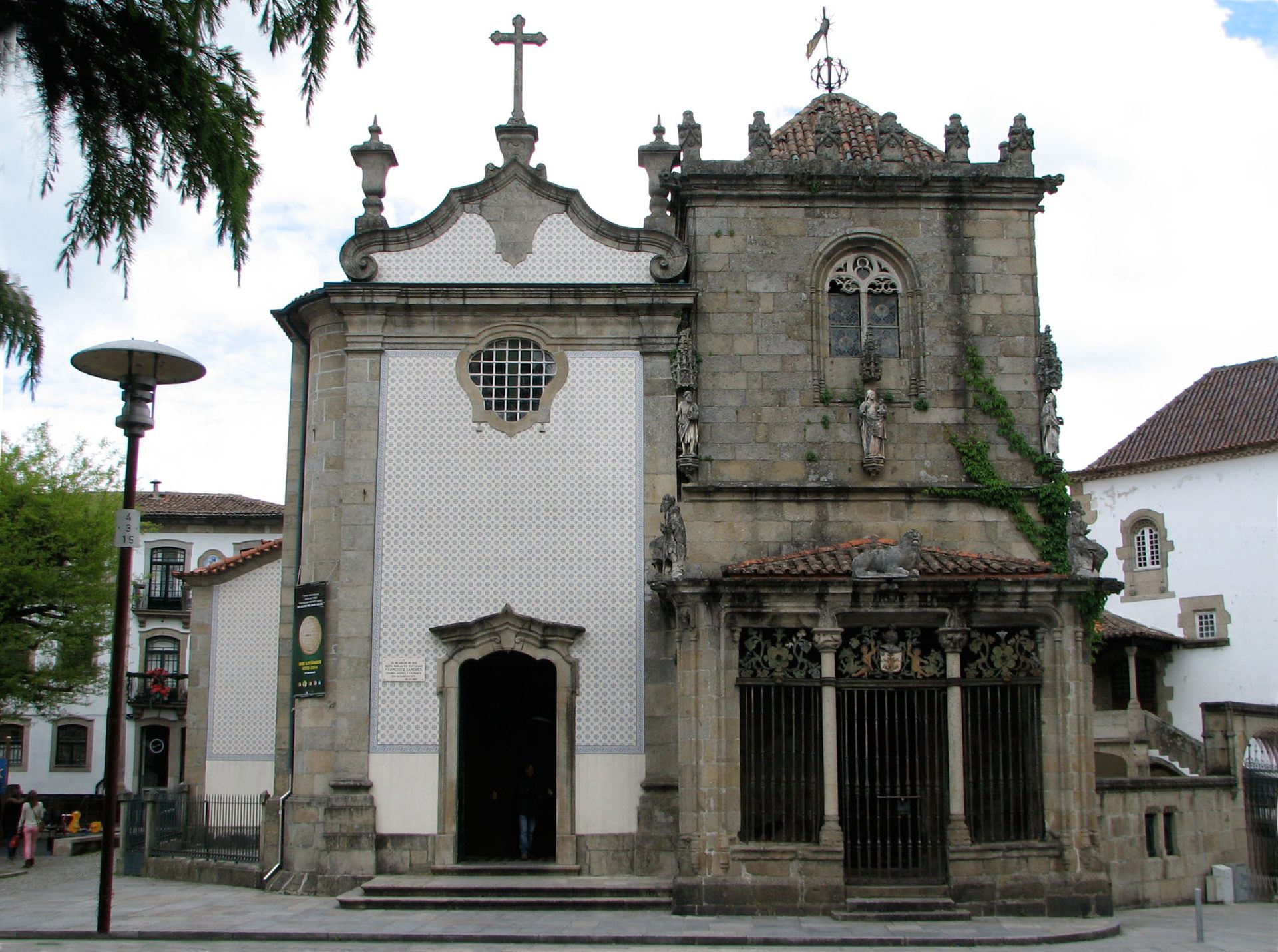 Francisco Sanches' memorial tablet, Braga, Portugal - 01.jpg